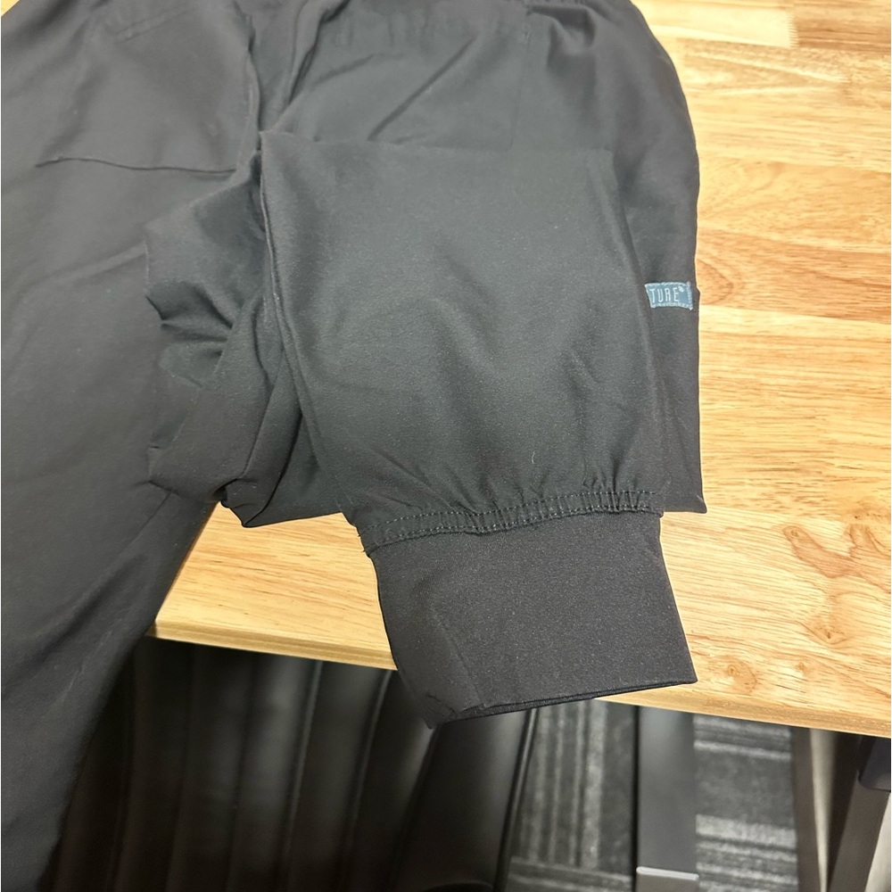 Medcouture Insight, Women’s Small Jogger scrub pants. Black in color